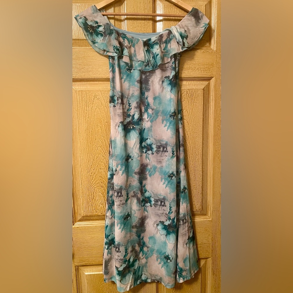 NWT Meet Jen Floral Off-Shoulder Dress size Small